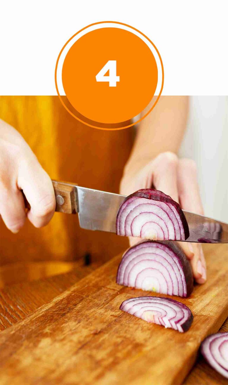 Proses mengiris bawang merah - Nion Nion